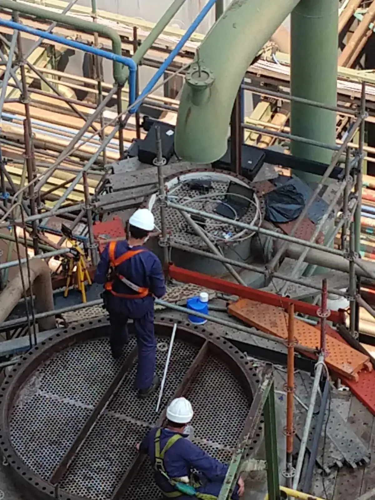 Registro fotográfico de operación, inspección o ingeniería industrial: Op operacion tecnicos plantas proceso ecoendi