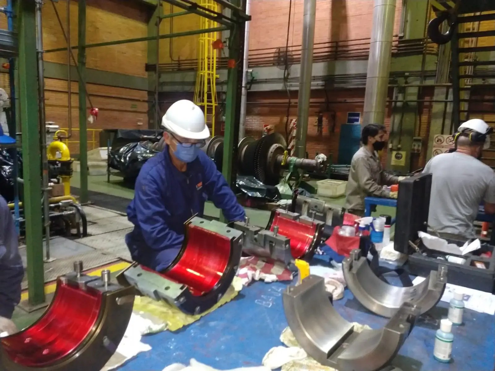 Registro técnico de inspección por líquidos penetrantes: Lp inspeccion cojinetes turbina liquidos penetrantes ecoendi