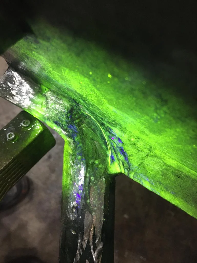Registro técnico de inspección por líquidos penetrantes: Lp inspeccion liquidos penetrantes fluorescentes soldadura ecoendi